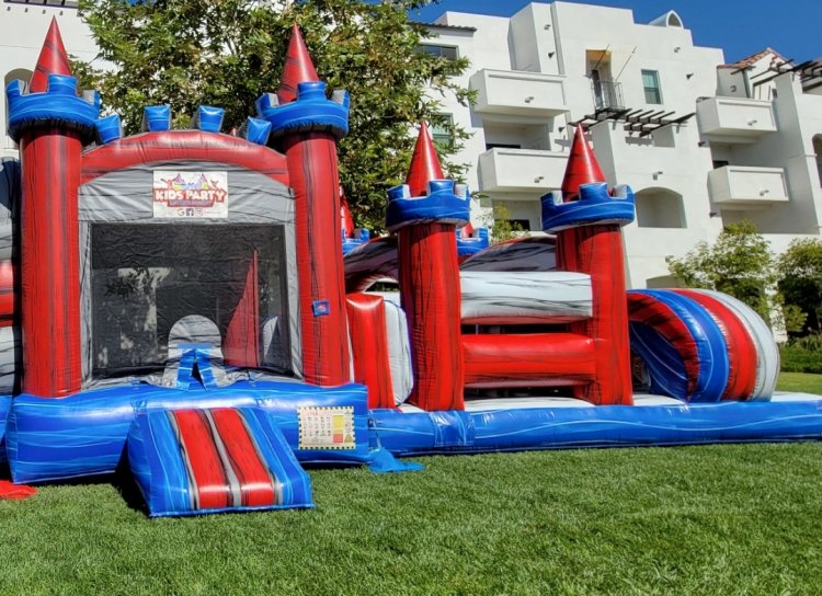 35ft Patriot Obstacle Bounce